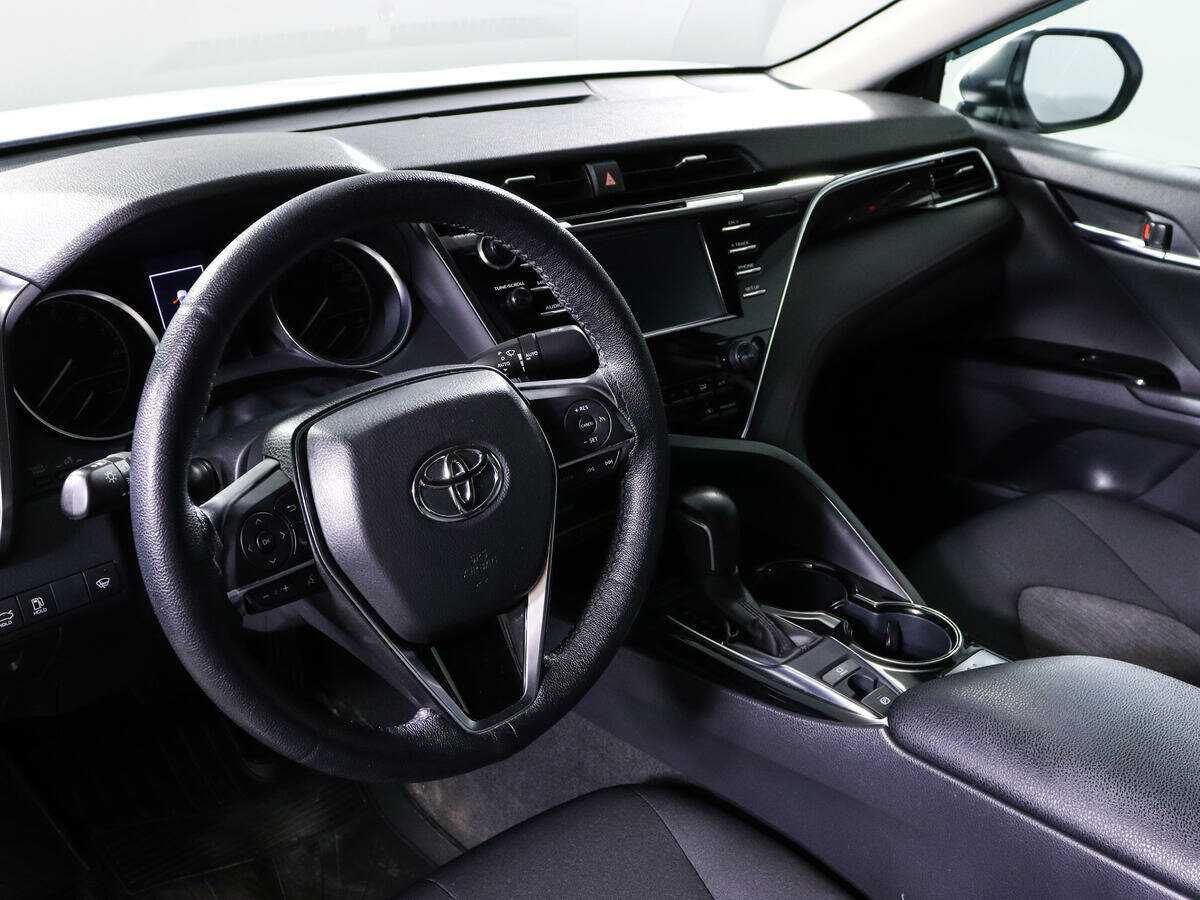 Toyota Camry 2020 года с пробегом. Фото: #11
