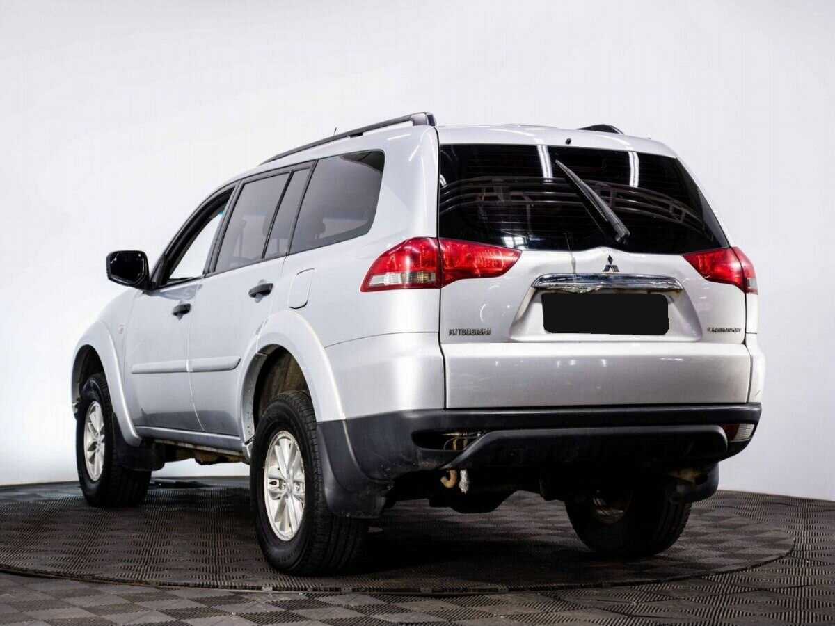 Mitsubishi Pajero Sport 2014 года с пробегом. Фото: #3