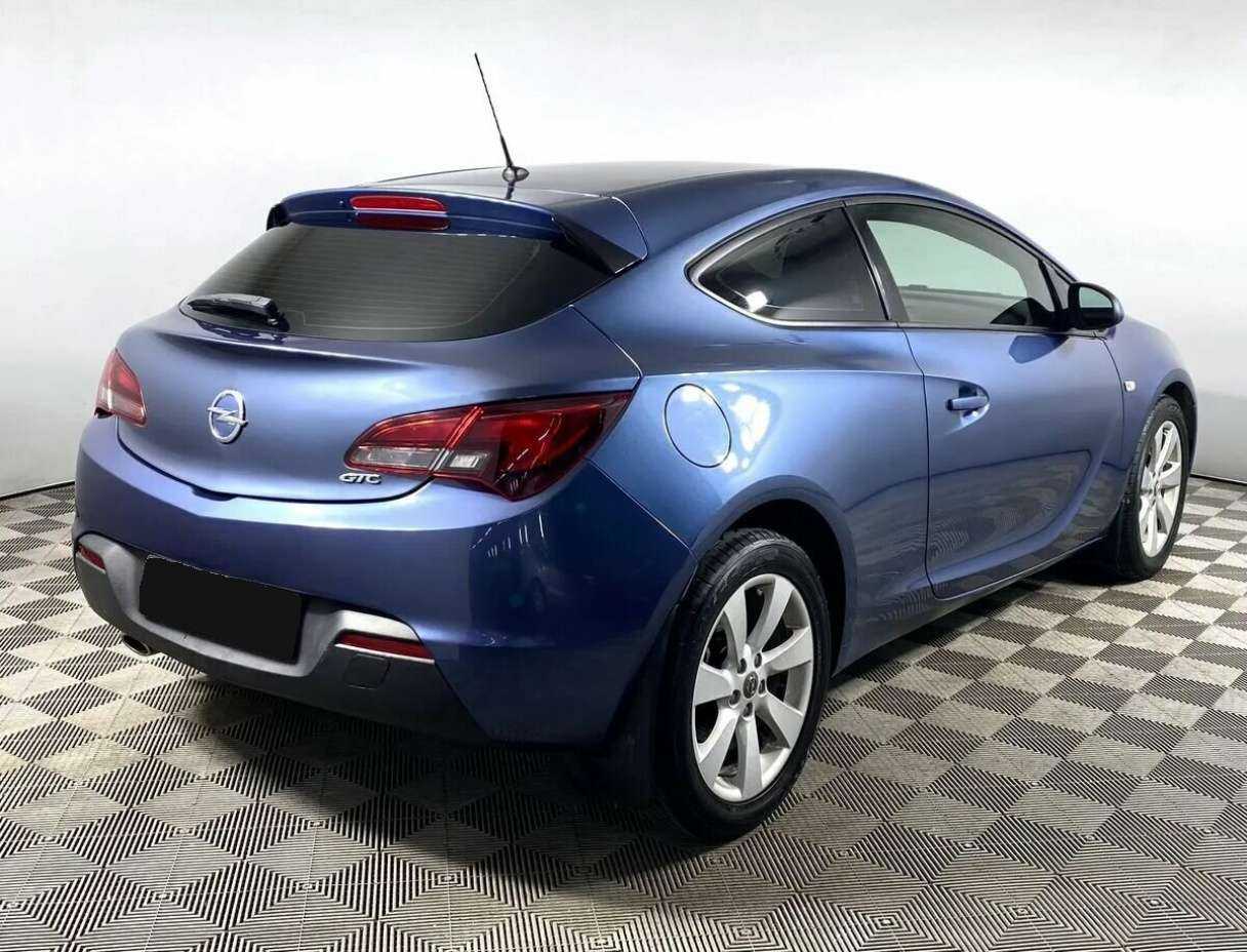 Opel Astra 2013 года с пробегом. Фото: #4