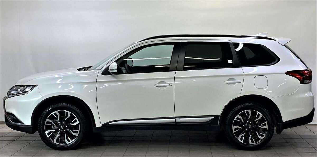 Mitsubishi Outlander 2021 года с пробегом. Фото: #4