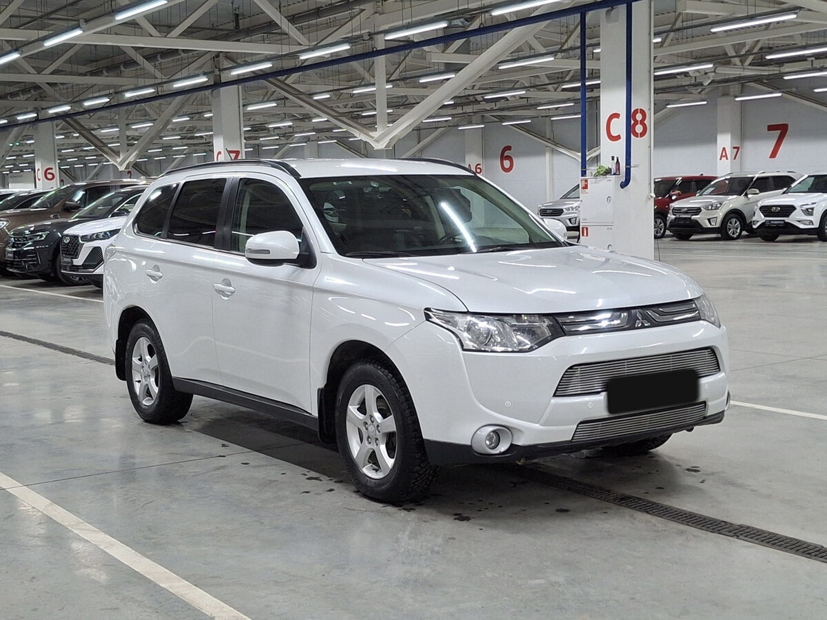 Mitsubishi Outlander 2013 года с пробегом. Фото: #2