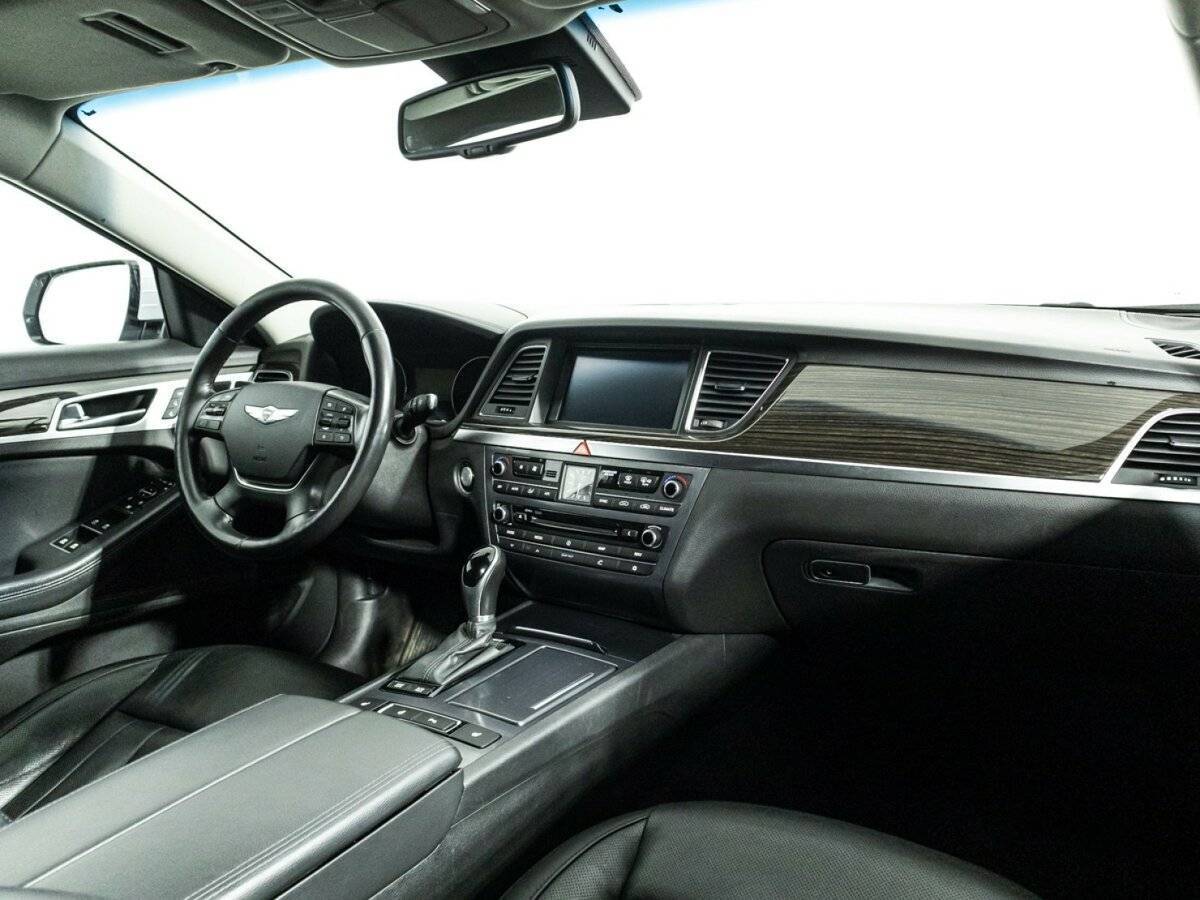 Hyundai Genesis 2015 года с пробегом. Фото: #8