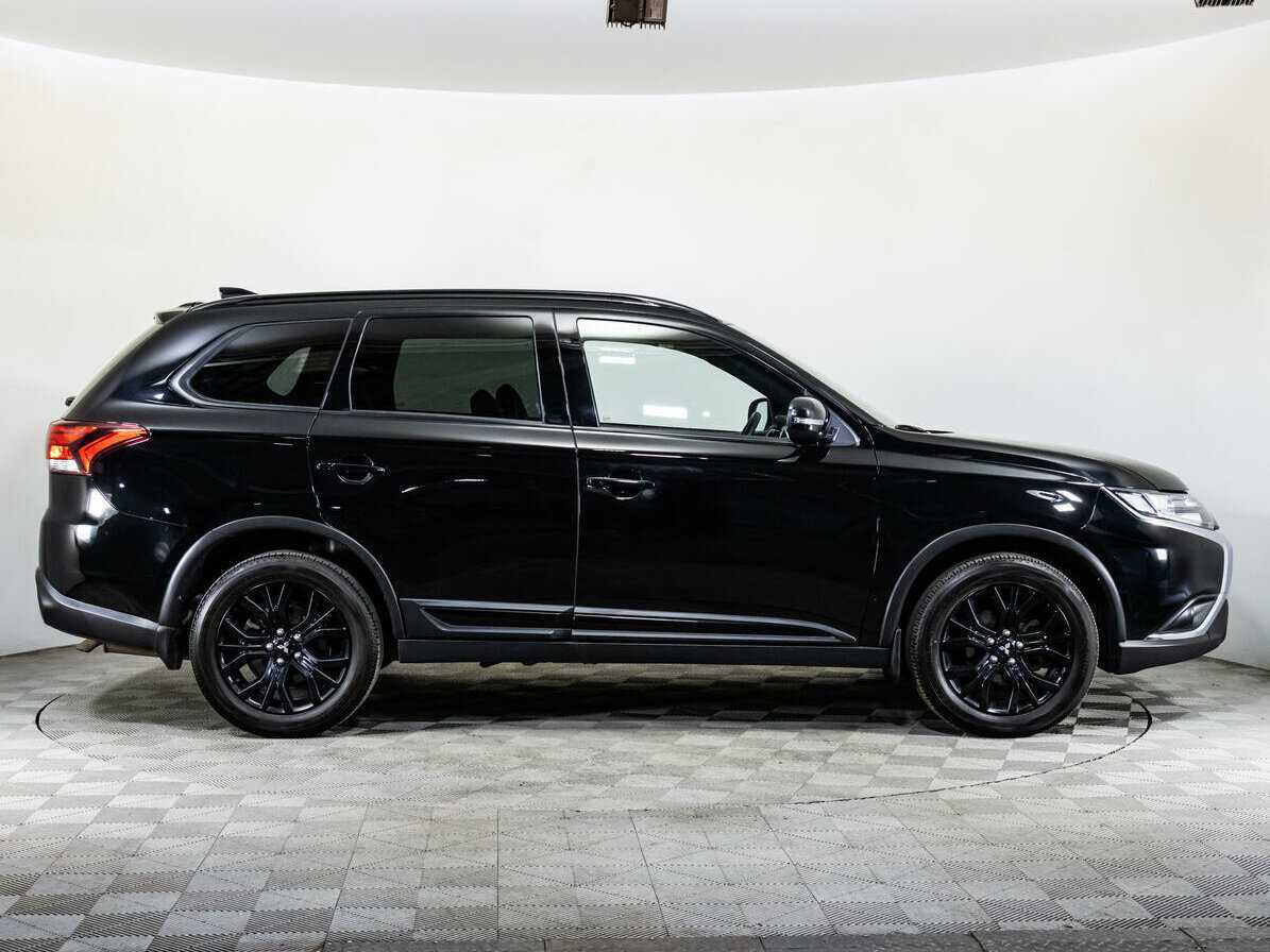 Mitsubishi Outlander 2021 года с пробегом. Фото: #3