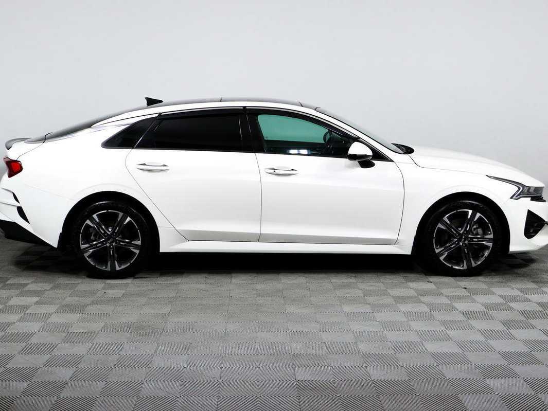 Kia K5 2021 года с пробегом. Фото: #3