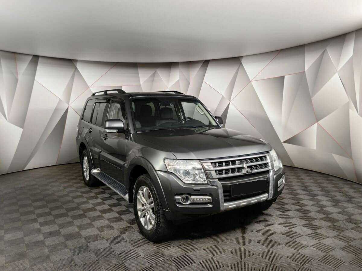 Mitsubishi Pajero 2015 года с пробегом. Фото: #2