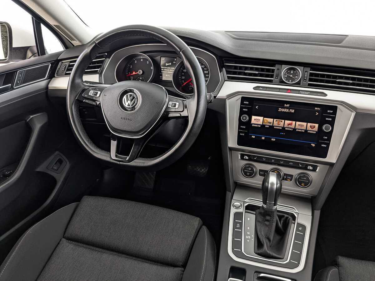 Volkswagen Passat 2019 года с пробегом. Фото: #25