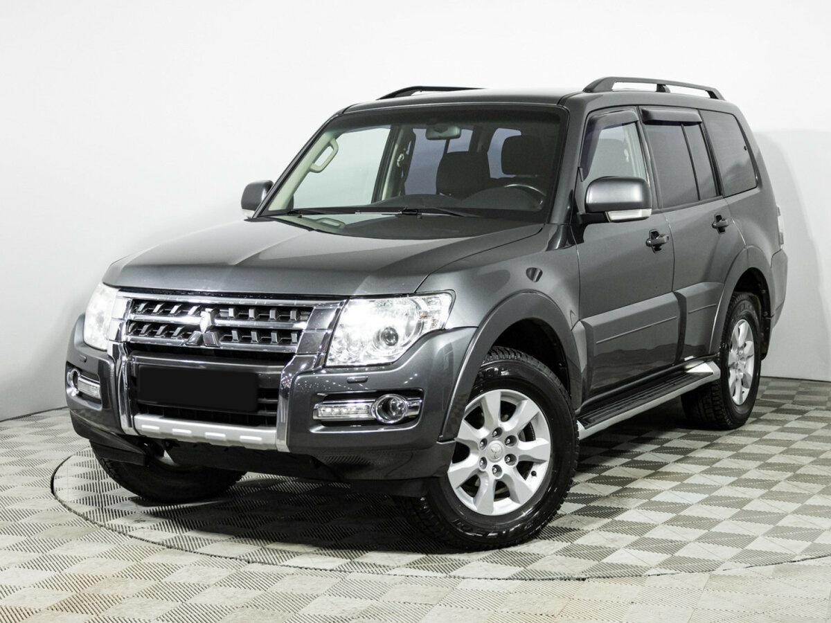 Mitsubishi Pajero 2015 года с пробегом. Посмотреть фото