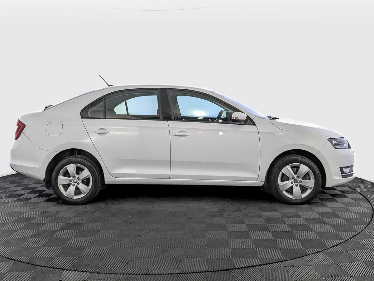 Skoda Rapid 2018 года с пробегом. Фото: #3