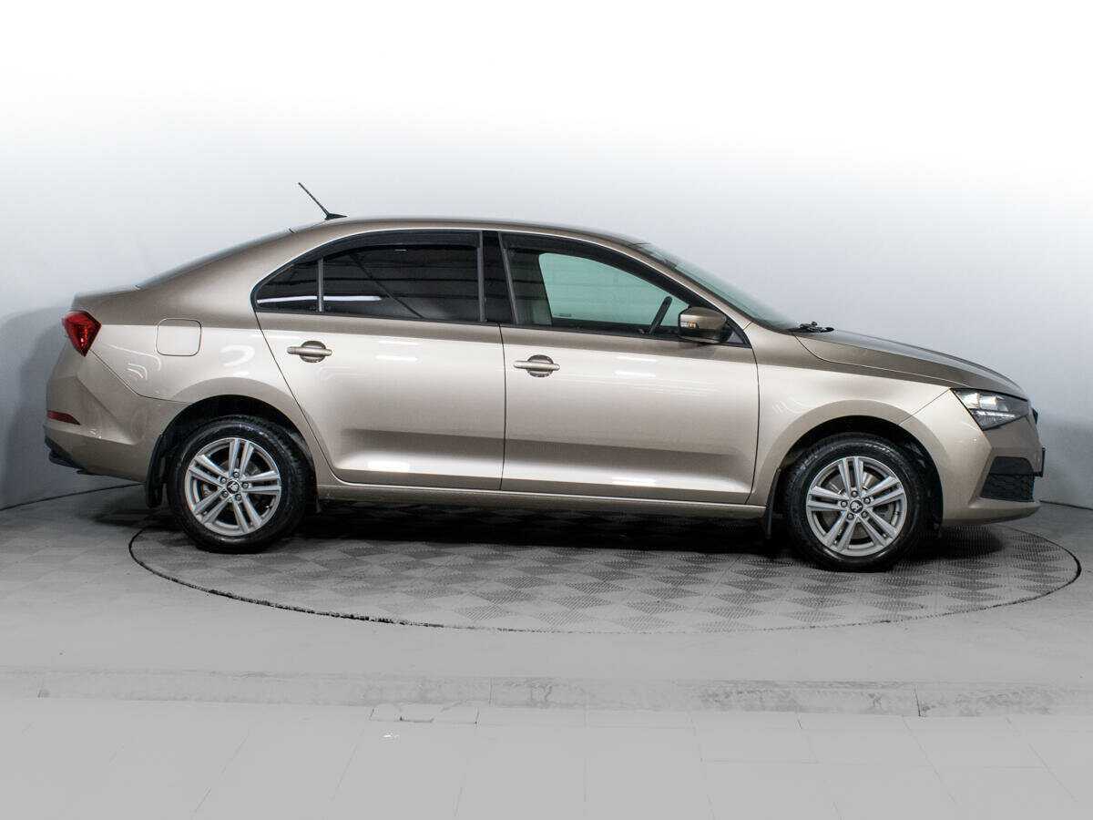 Skoda Rapid 2021 года с пробегом. Фото: #3