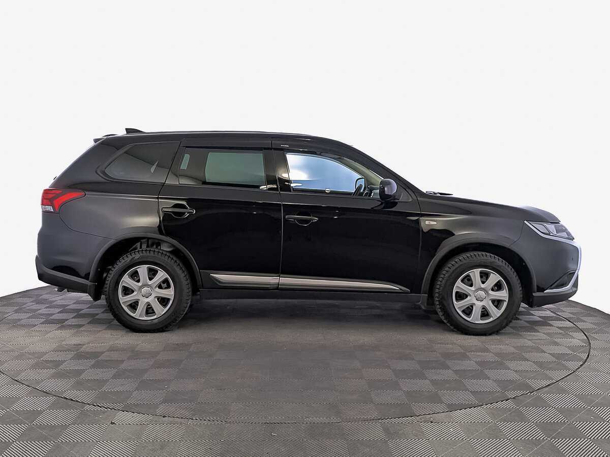 Mitsubishi Outlander 2021 года с пробегом. Фото: #3