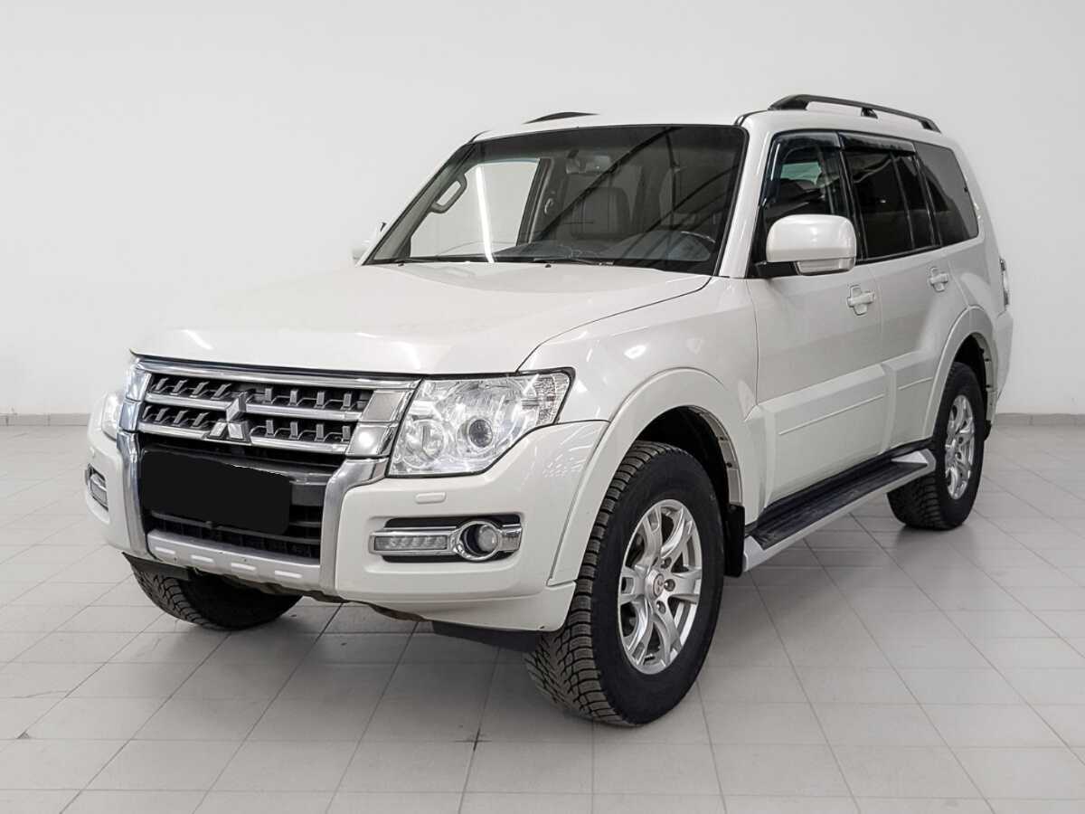 Mitsubishi Pajero 2015 года с пробегом. Фото: #0