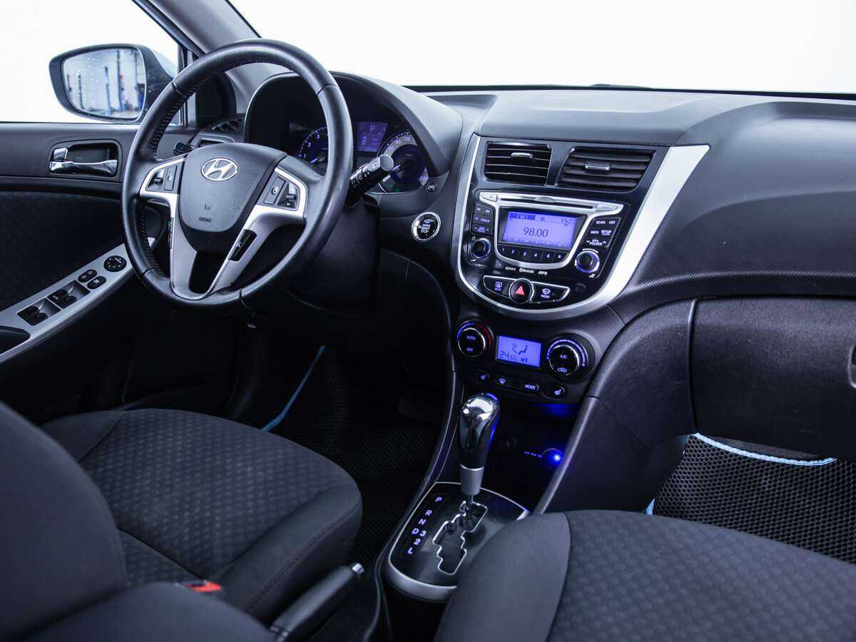 Hyundai Solaris 2012 года с пробегом. Фото: #12