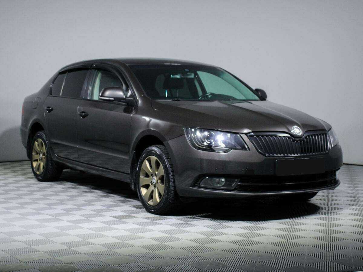 Skoda Superb 2014 года с пробегом. Фото: #2