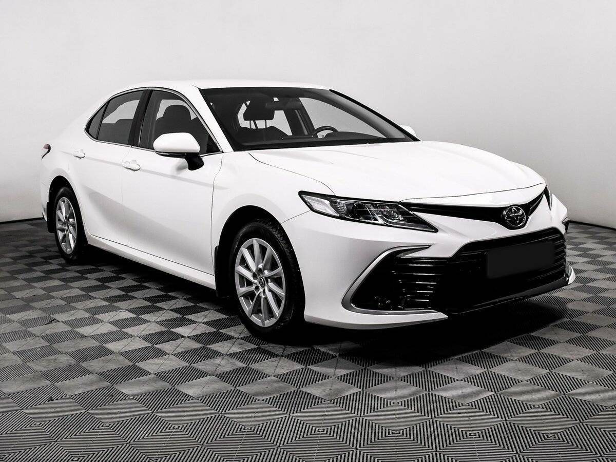 Toyota Camry 2021 года с пробегом. Фото: #2