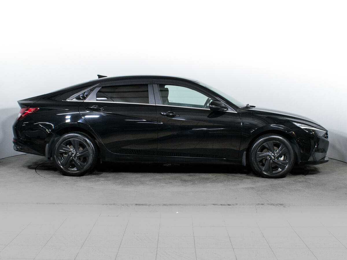 Hyundai Elantra 2020 года с пробегом. Фото: #3