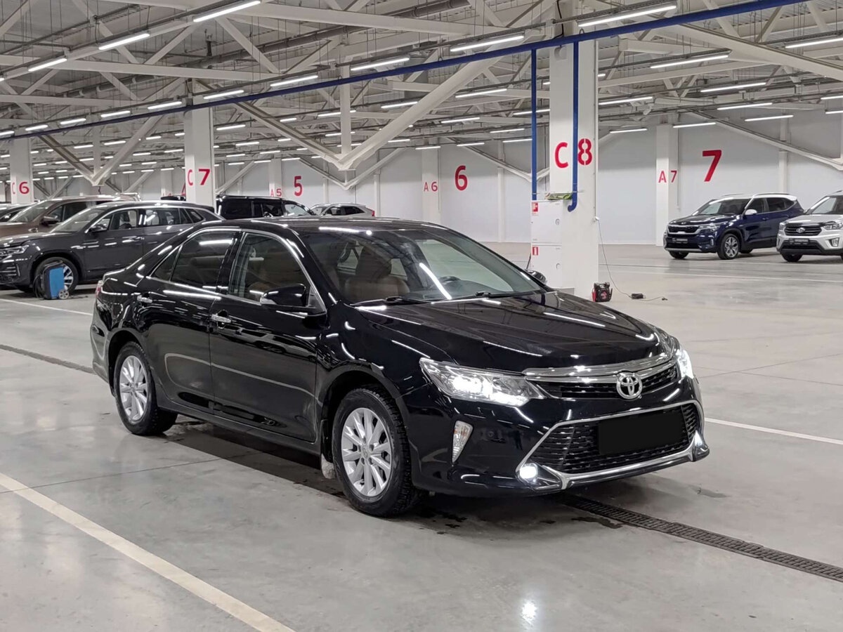 Toyota Camry 2018 года с пробегом. Фото: #2