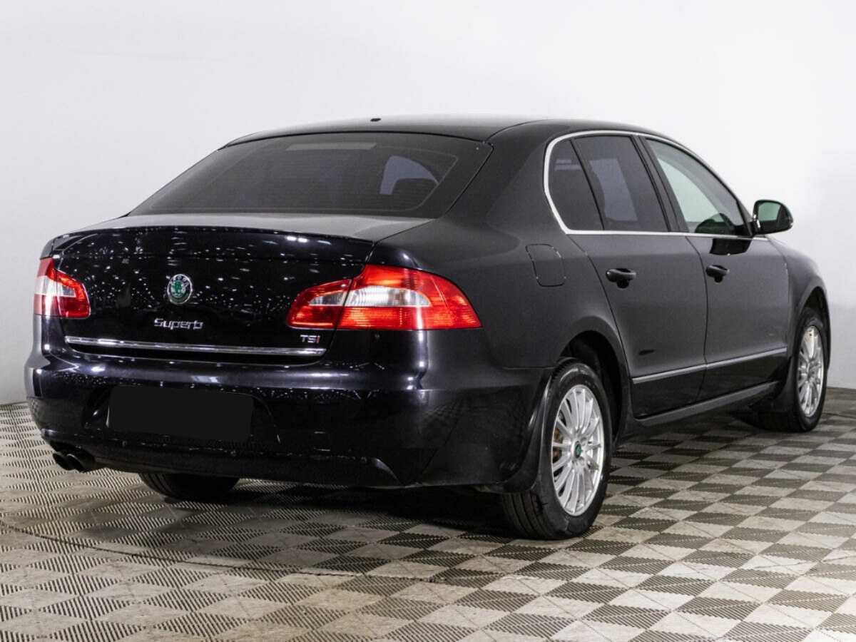 Skoda Superb 2012 года с пробегом. Фото: #4