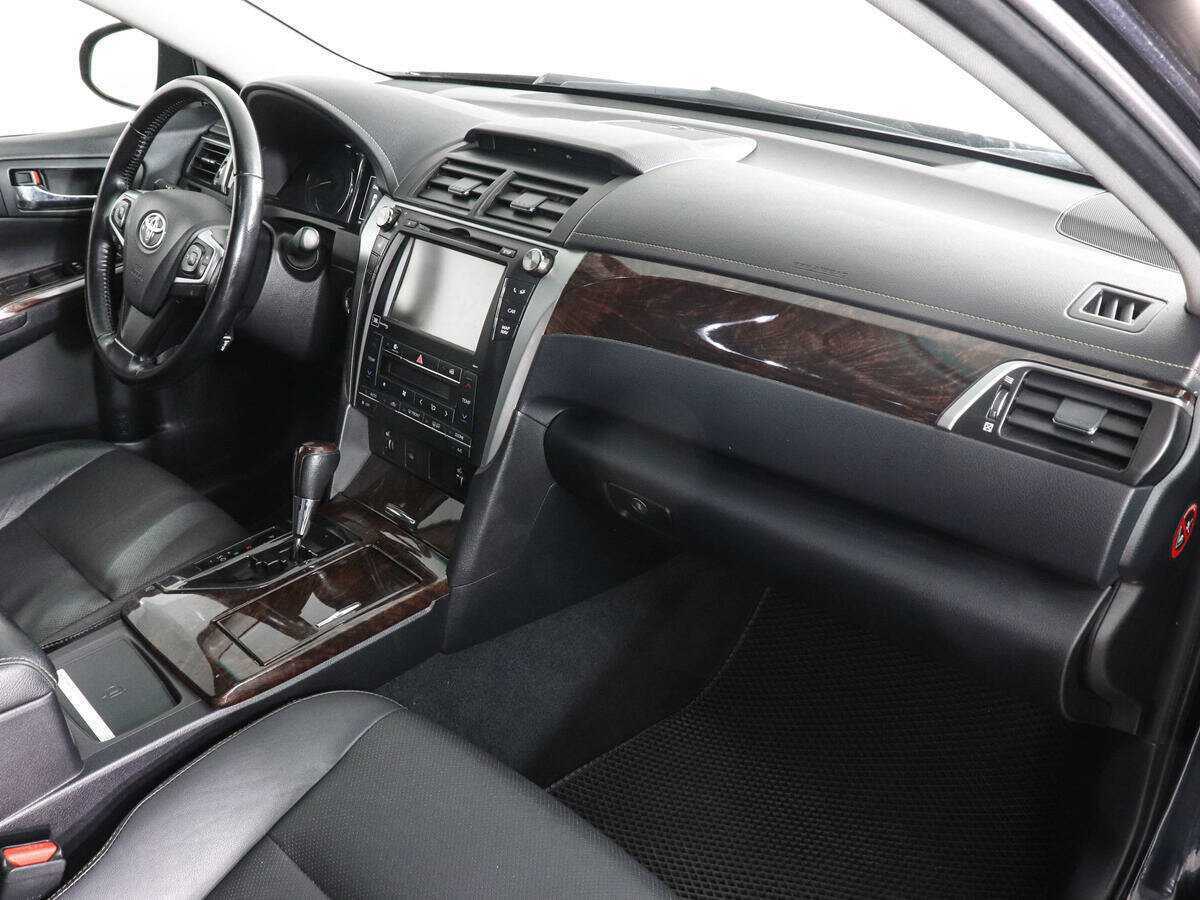 Toyota Camry 2015 года с пробегом. Фото: #9