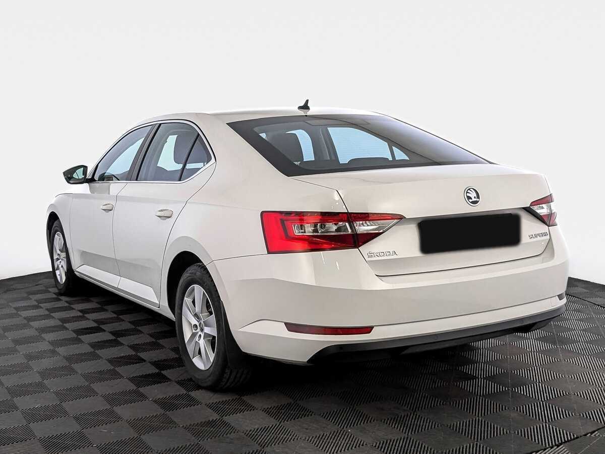 Skoda Superb 2017 года с пробегом. Фото: #6