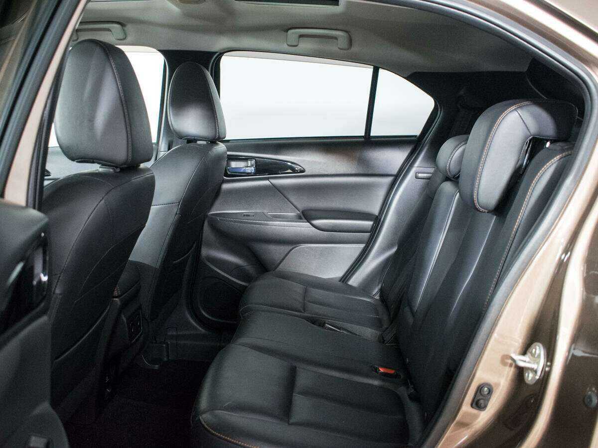 Mitsubishi Eclipse Cross 2018 года с пробегом. Фото: #9