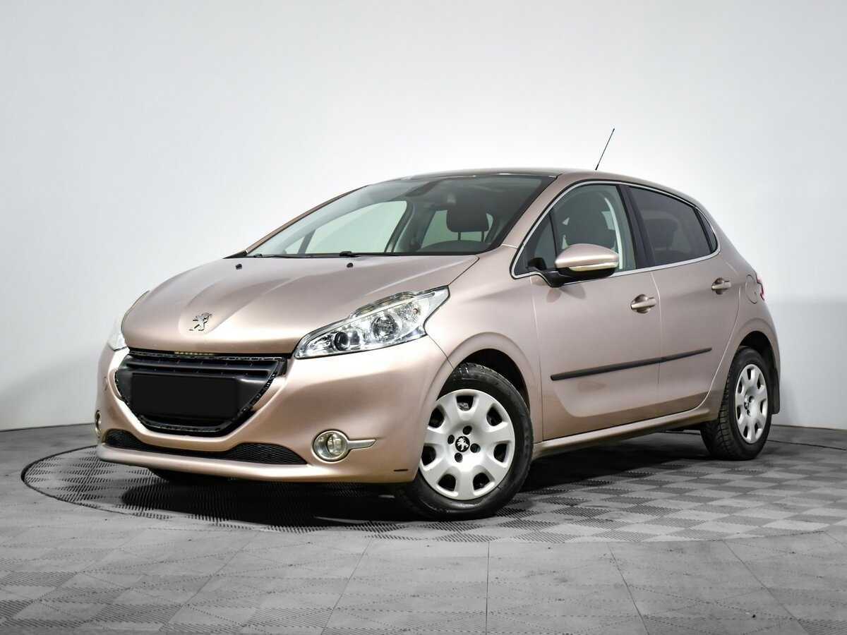 Peugeot 208 2014 года с пробегом. Посмотреть фото