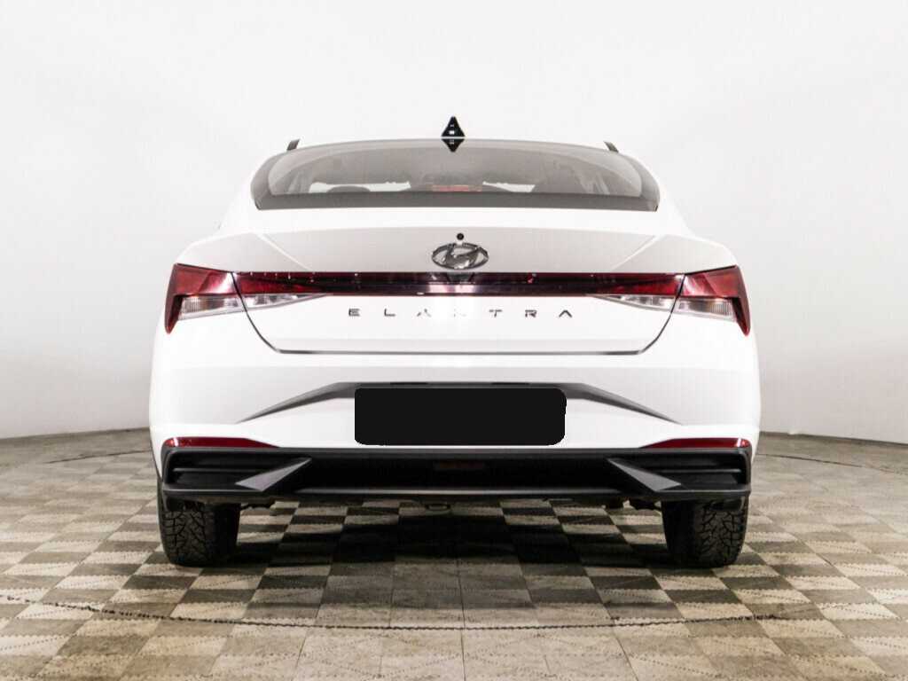Hyundai Elantra 2021 года с пробегом. Фото: #5