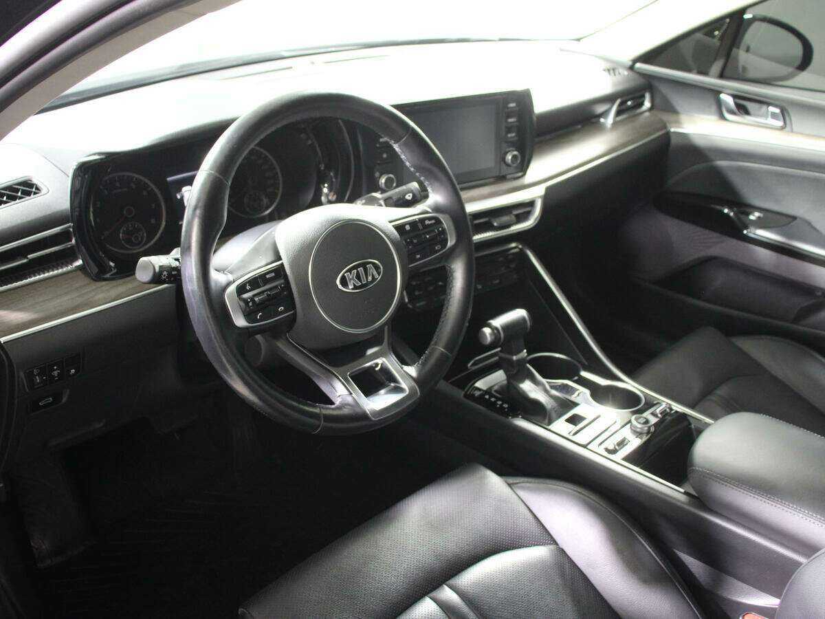 Kia K5 2021 года с пробегом. Фото: #11