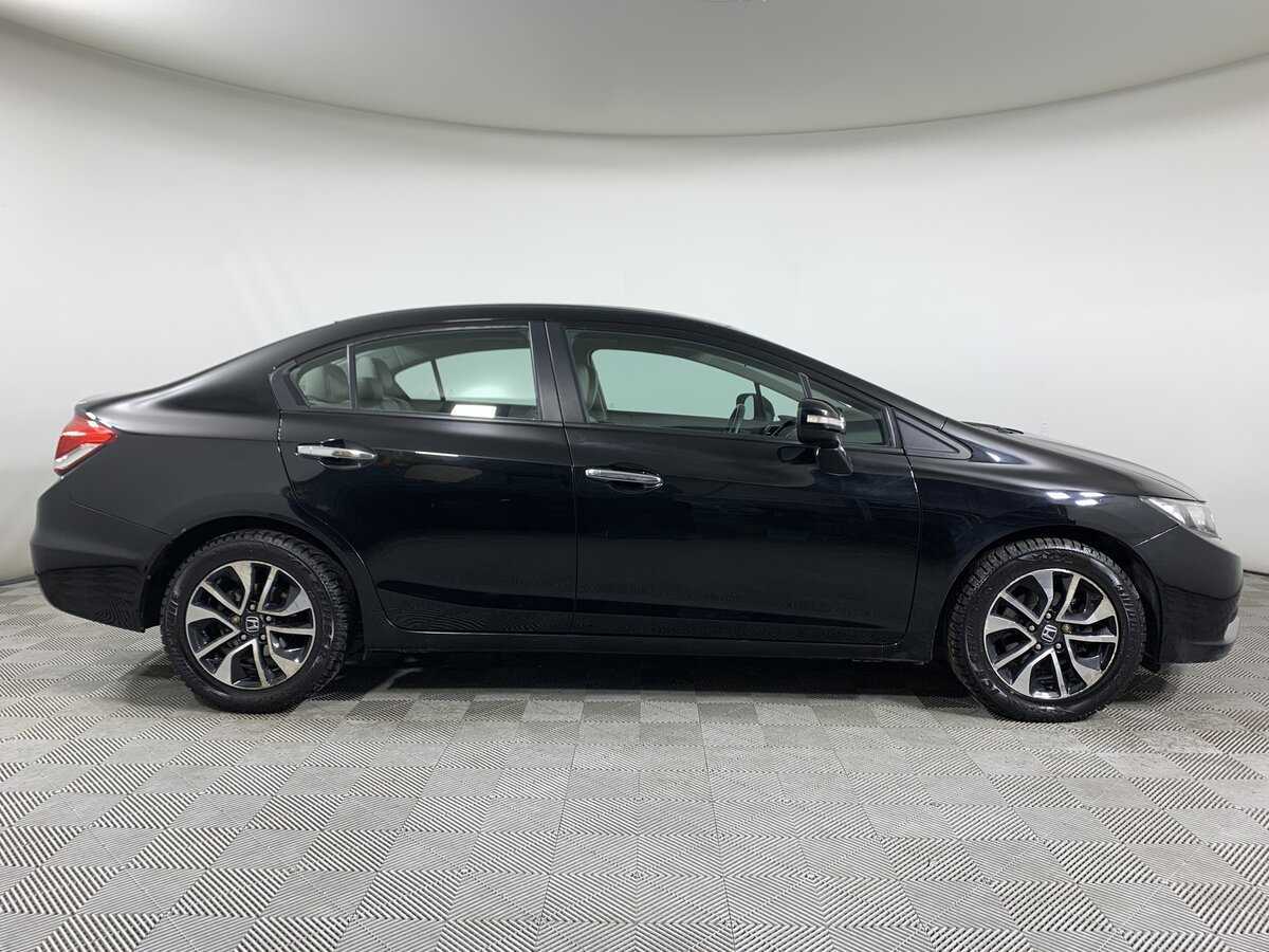 Honda Civic 2013 года с пробегом. Фото: #3
