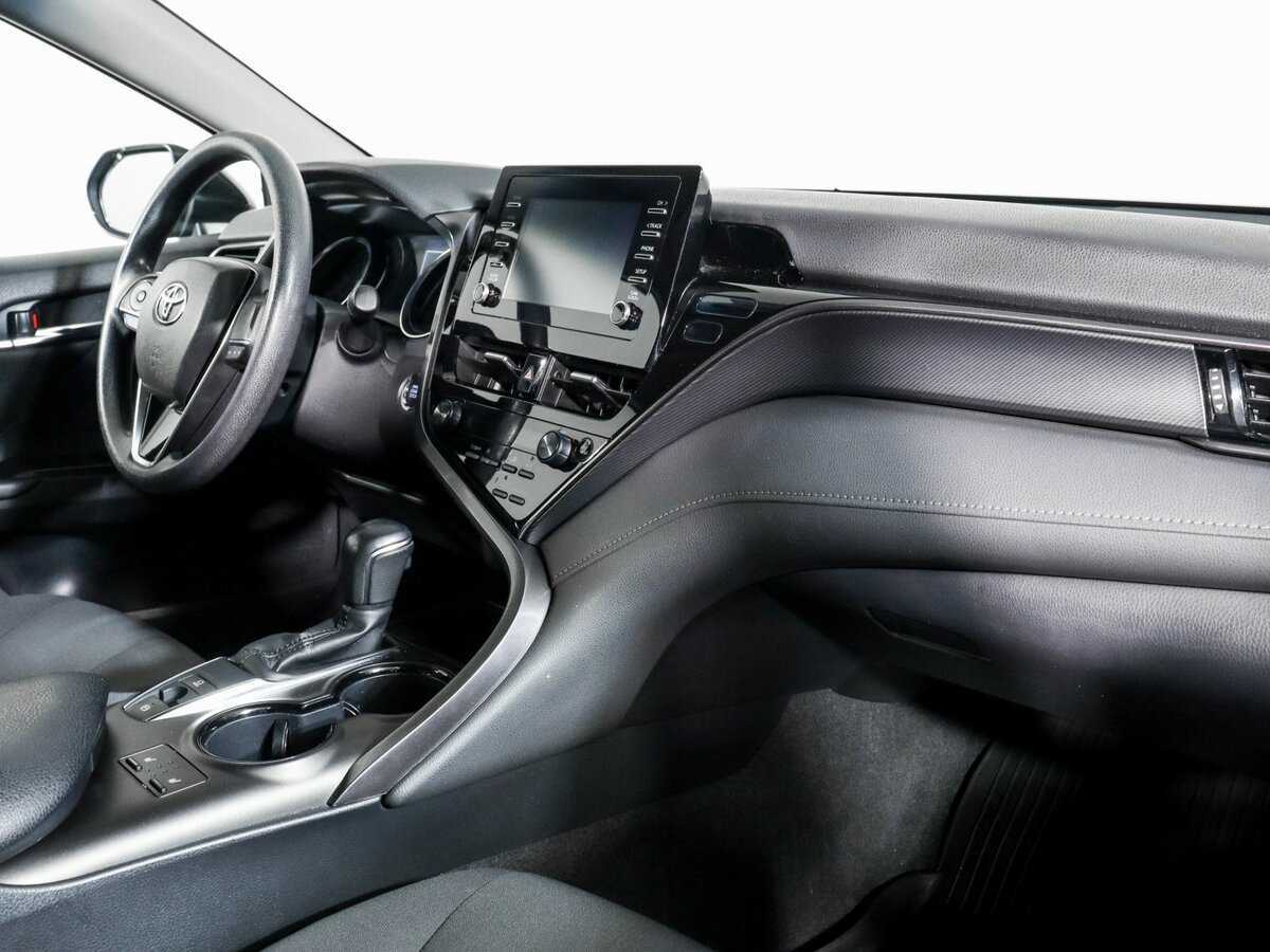 Toyota Camry 2021 года с пробегом. Фото: #5