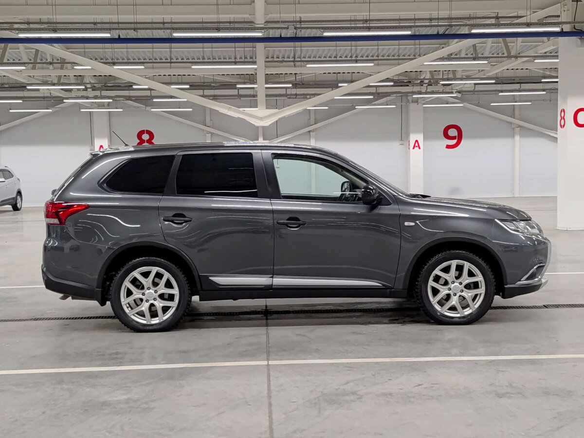 Mitsubishi Outlander 2016 года с пробегом. Фото: #3