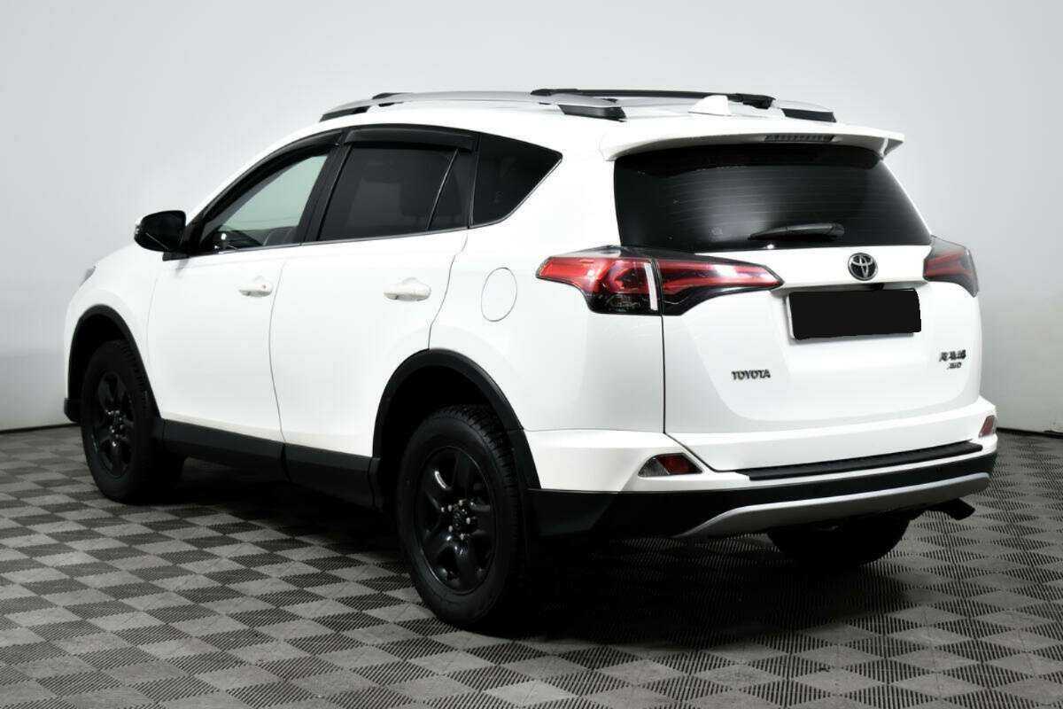 Toyota RAV4 2018 года с пробегом. Фото: #6