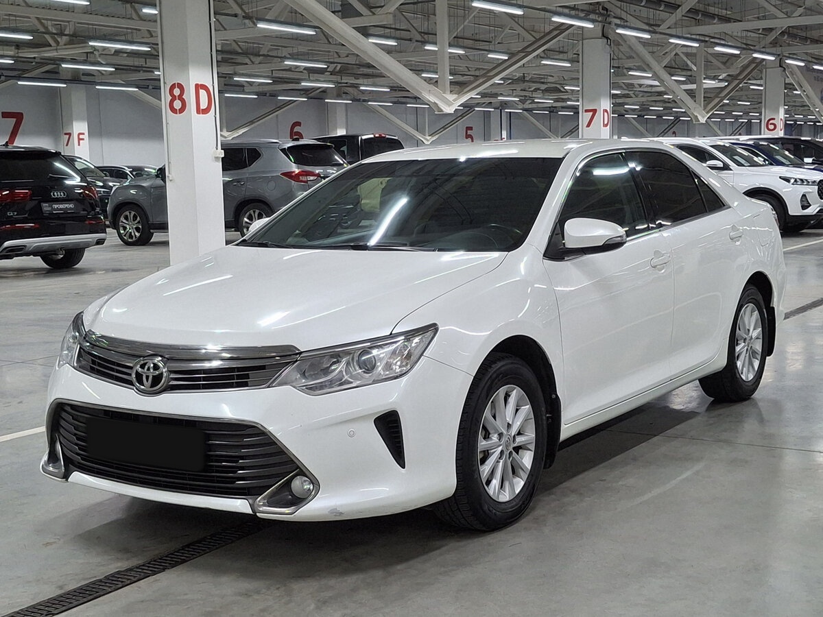 Toyota Camry 2015 года с пробегом. Посмотреть фото