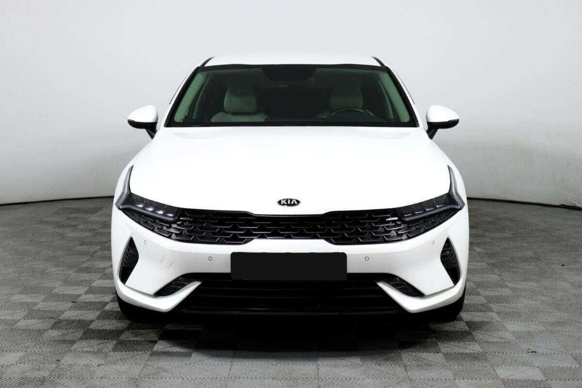 Kia K5 2021 года с пробегом. Фото: #1