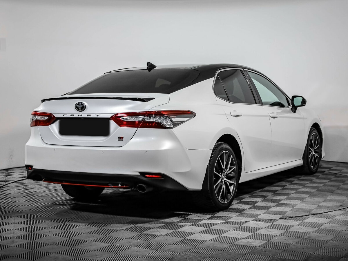 Toyota Camry 2021 года с пробегом. Фото: #4