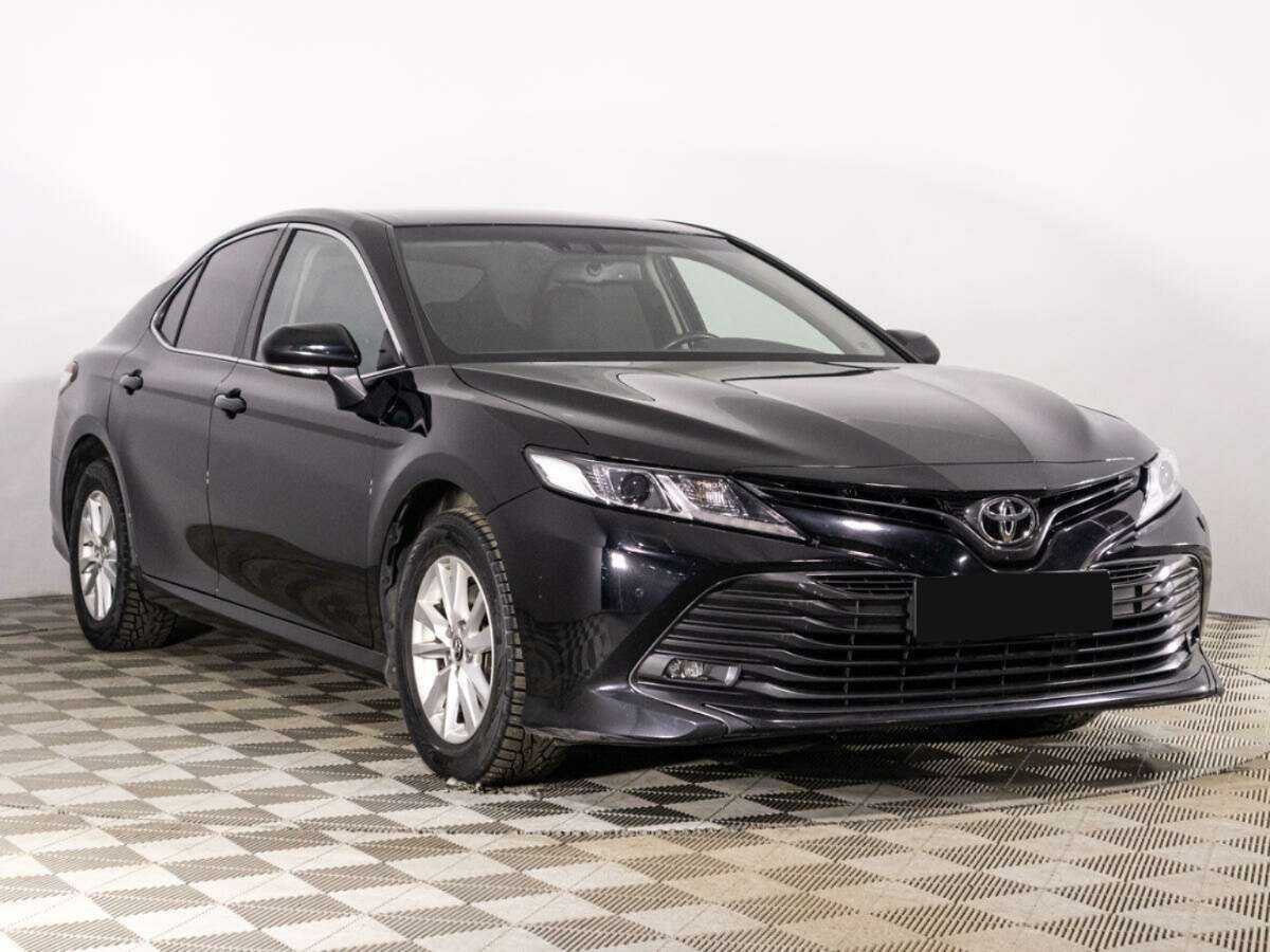 Toyota Camry 2019 года с пробегом. Фото: #2