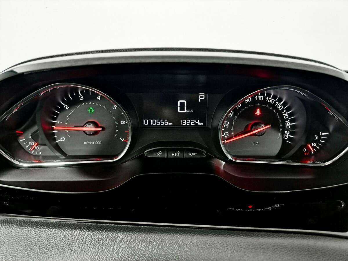 Peugeot 208 2013 года с пробегом. Фото: #10