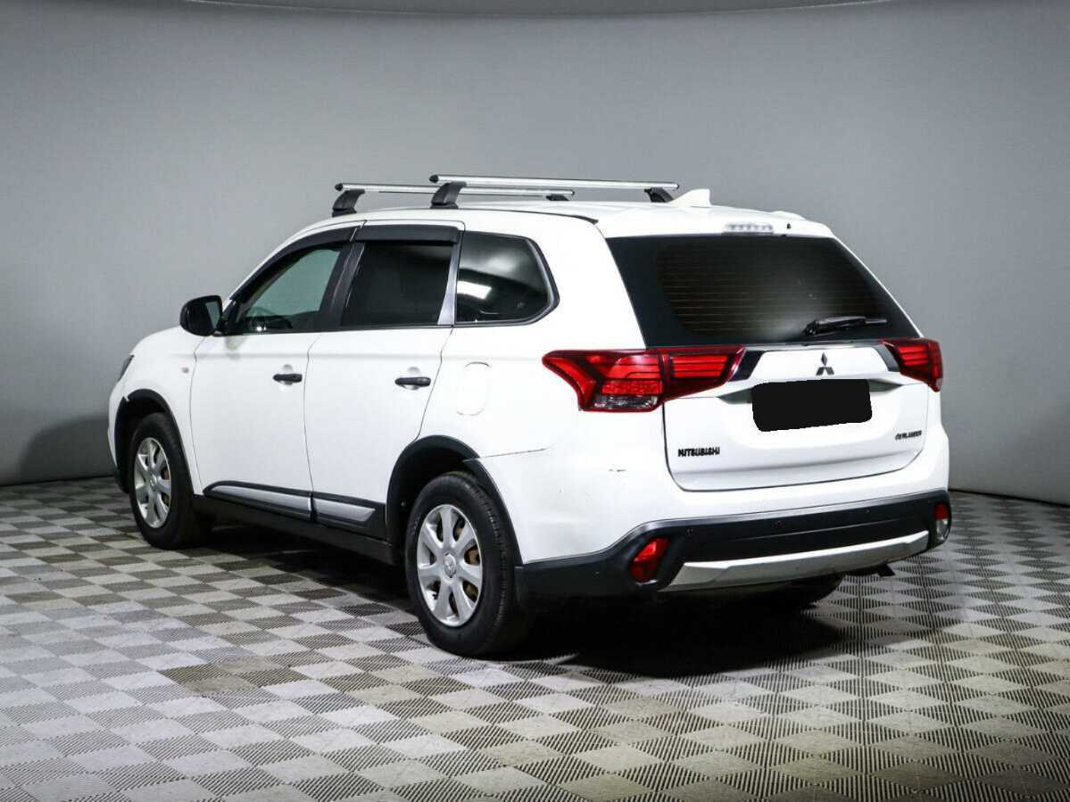 Mitsubishi Outlander 2018 года с пробегом. Фото: #5