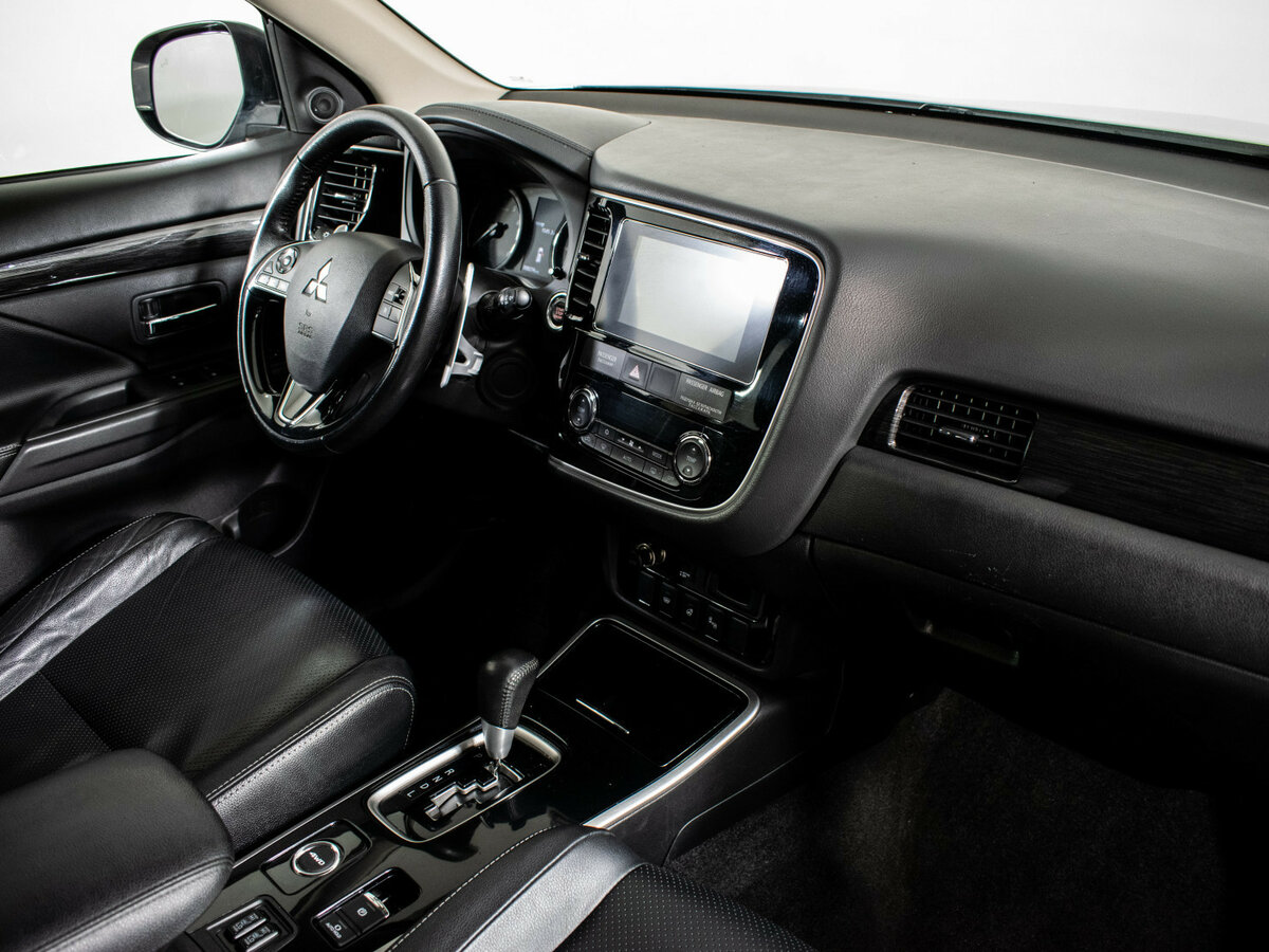 Mitsubishi Outlander 2017 года с пробегом. Фото: #9