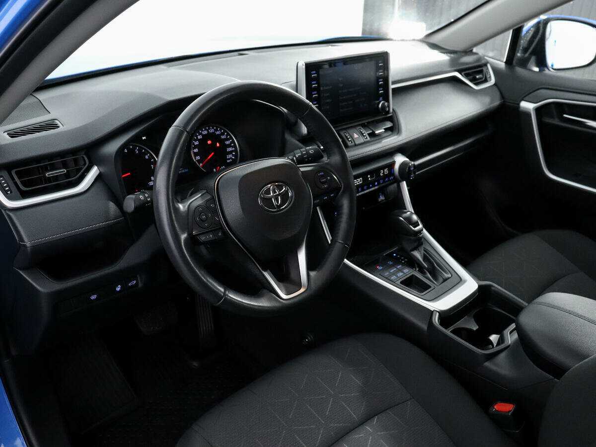 Toyota RAV4 2021 года с пробегом. Фото: #6