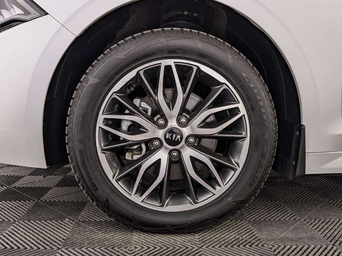 Kia K5 2020 года с пробегом. Фото: #11