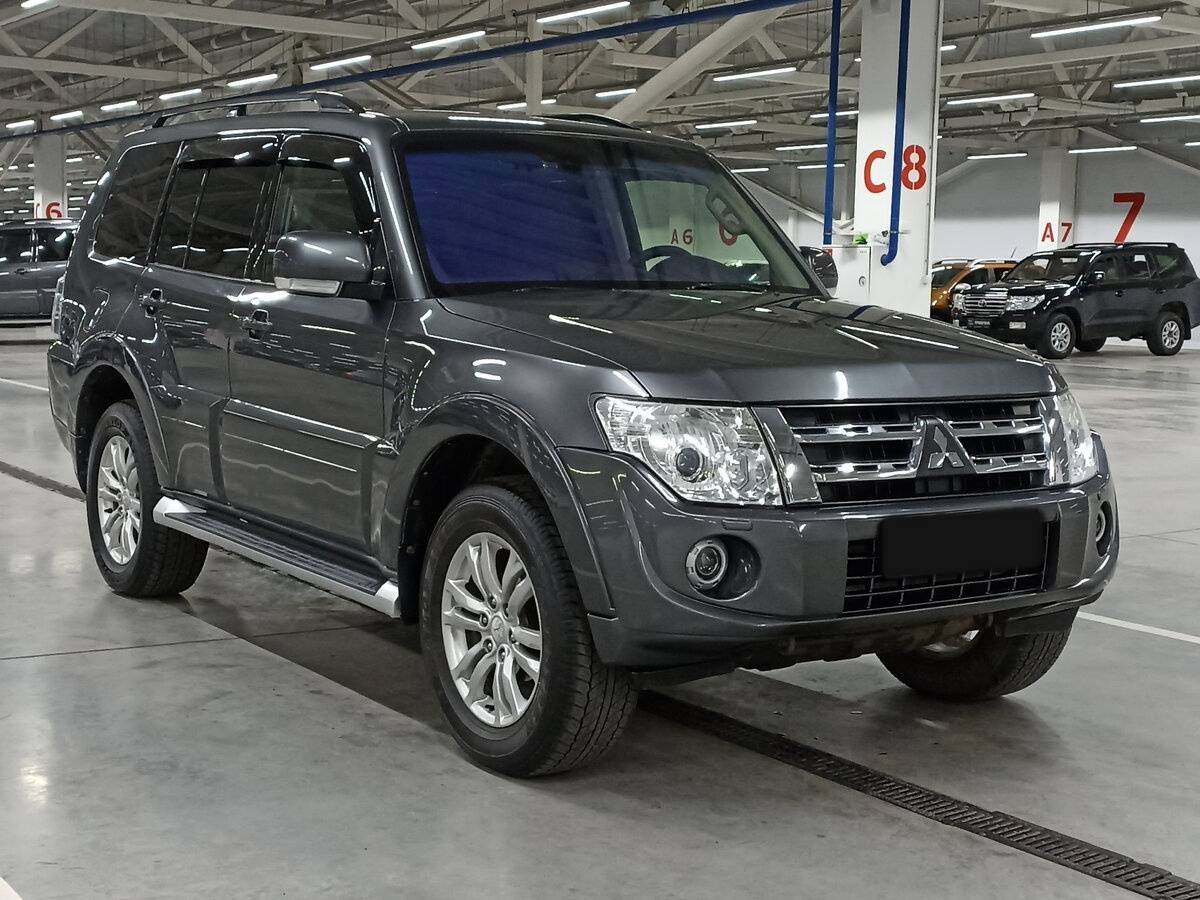 Mitsubishi Pajero 2012 года с пробегом. Фото: #2