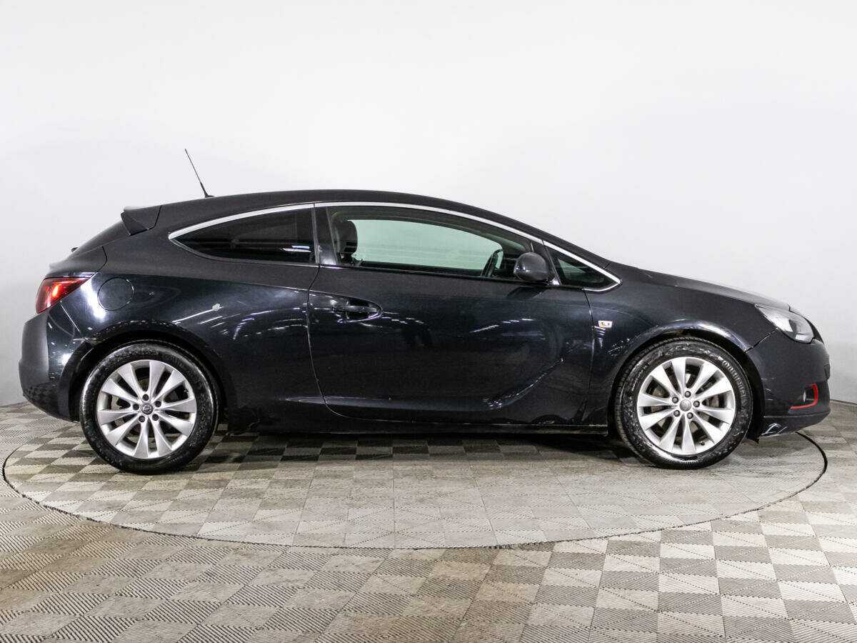 Opel Astra 2012 года с пробегом. Фото: #3