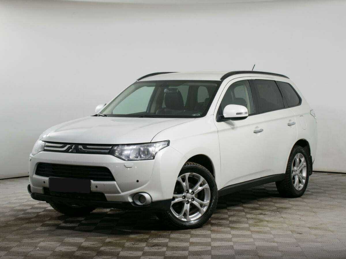 Mitsubishi Outlander 2013 года с пробегом. Посмотреть фото