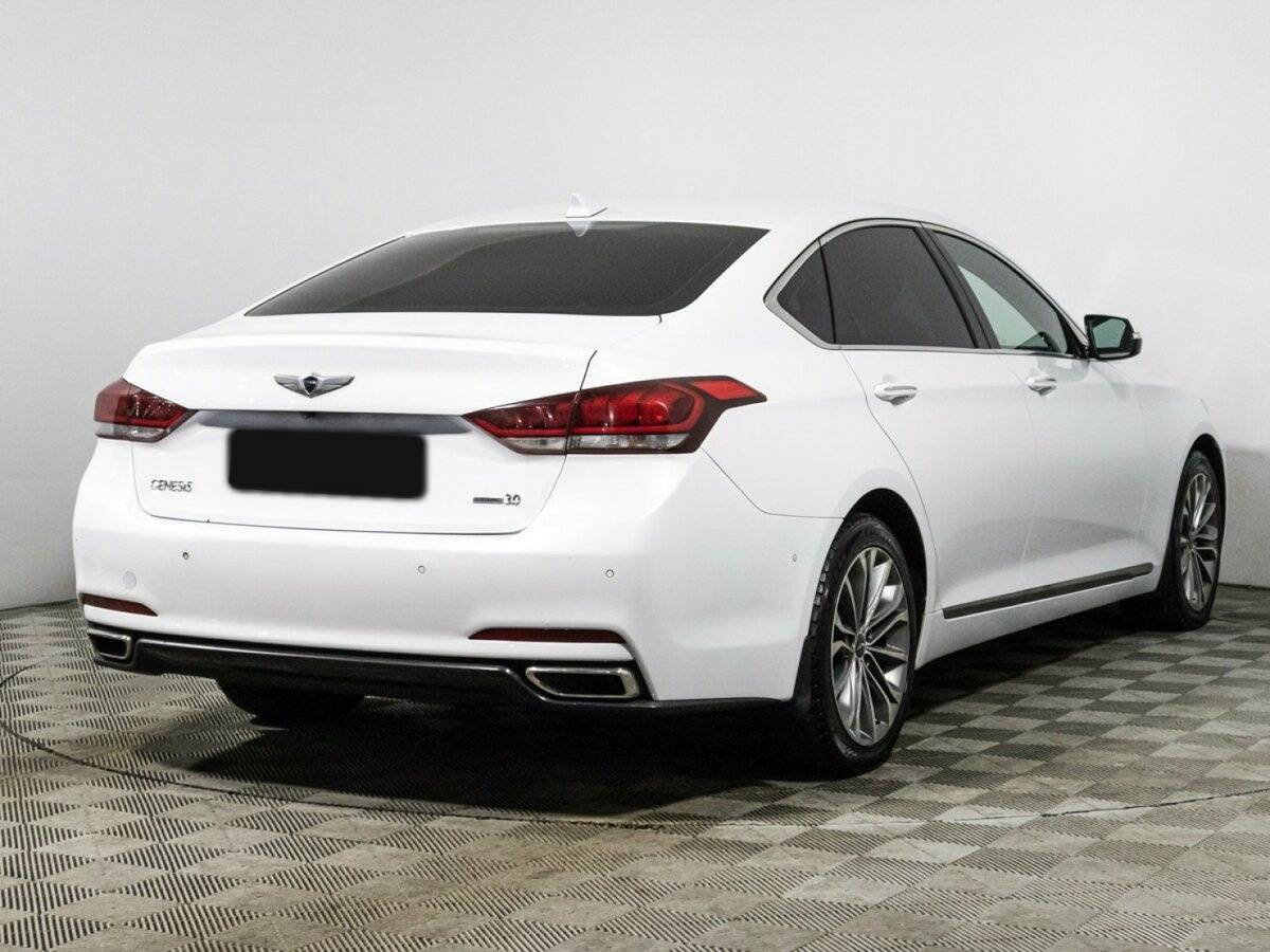 Hyundai Genesis 2015 года с пробегом. Фото: #4