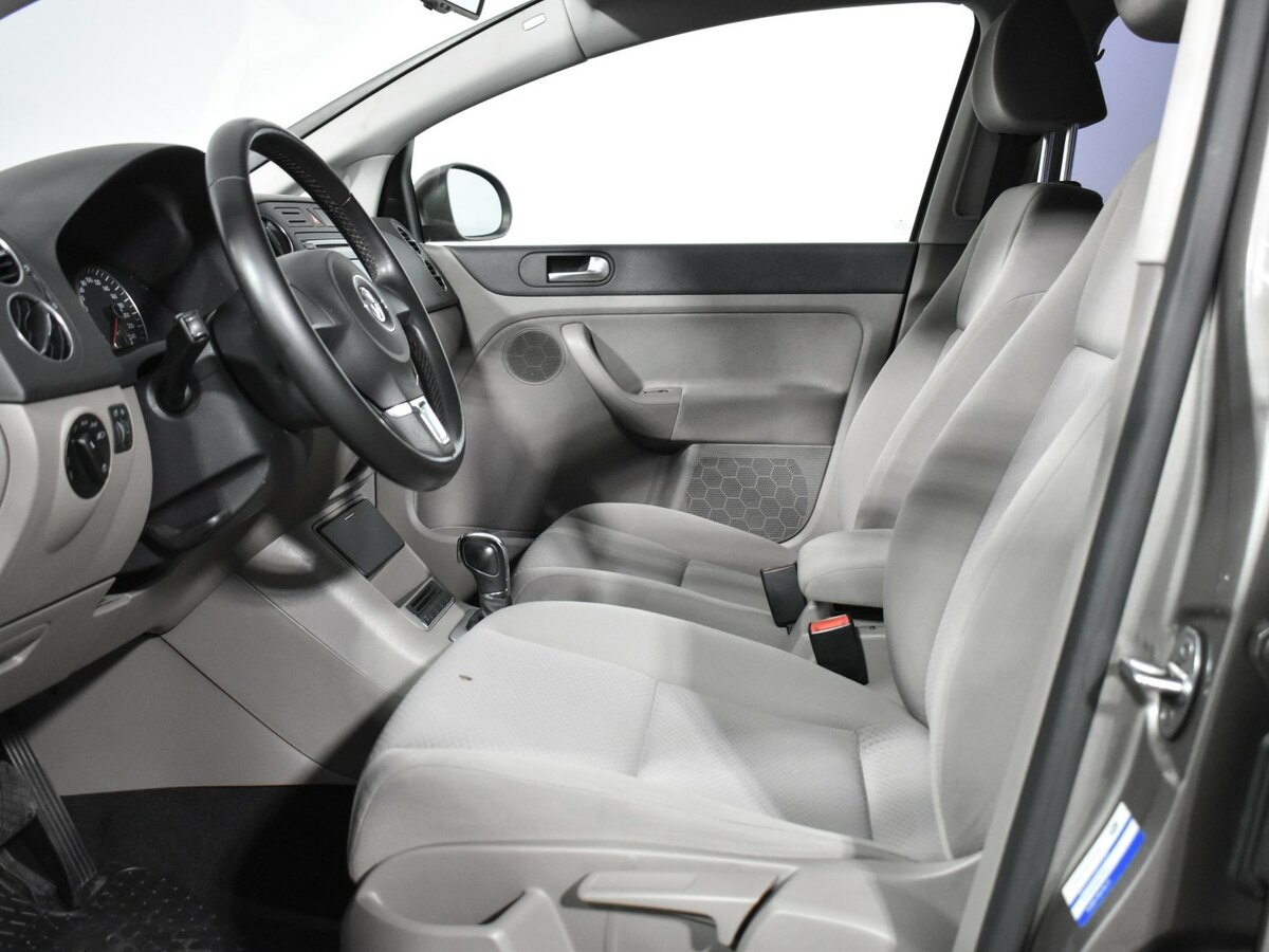 Volkswagen Golf Plus 2012 года с пробегом. Фото: #9