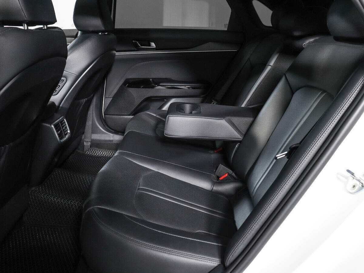 Kia K5 2021 года с пробегом. Фото: #7