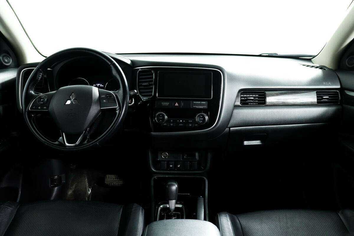 Mitsubishi Outlander 2018 года с пробегом. Фото: #8