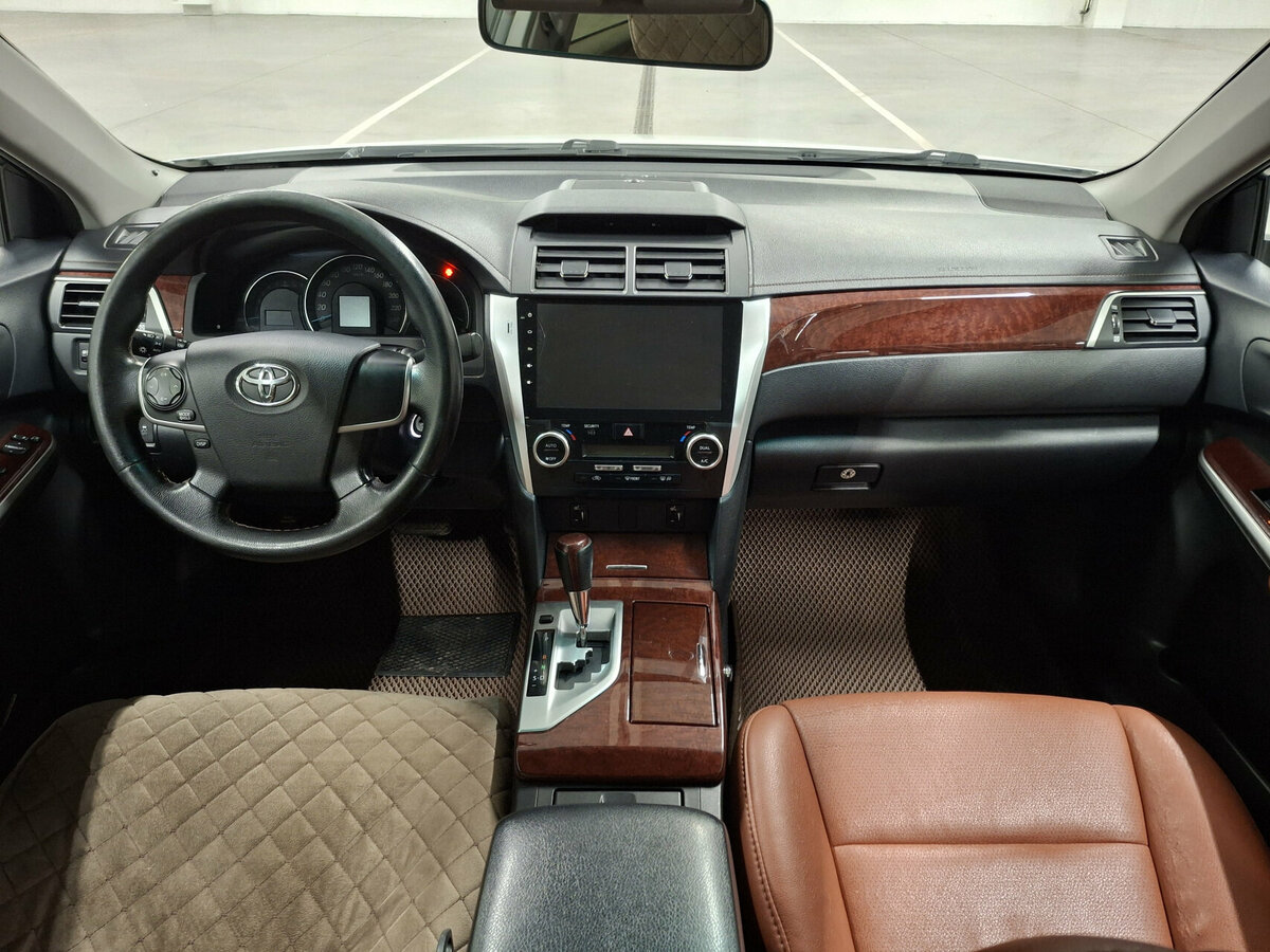 Toyota Camry 2013 года с пробегом. Фото: #13