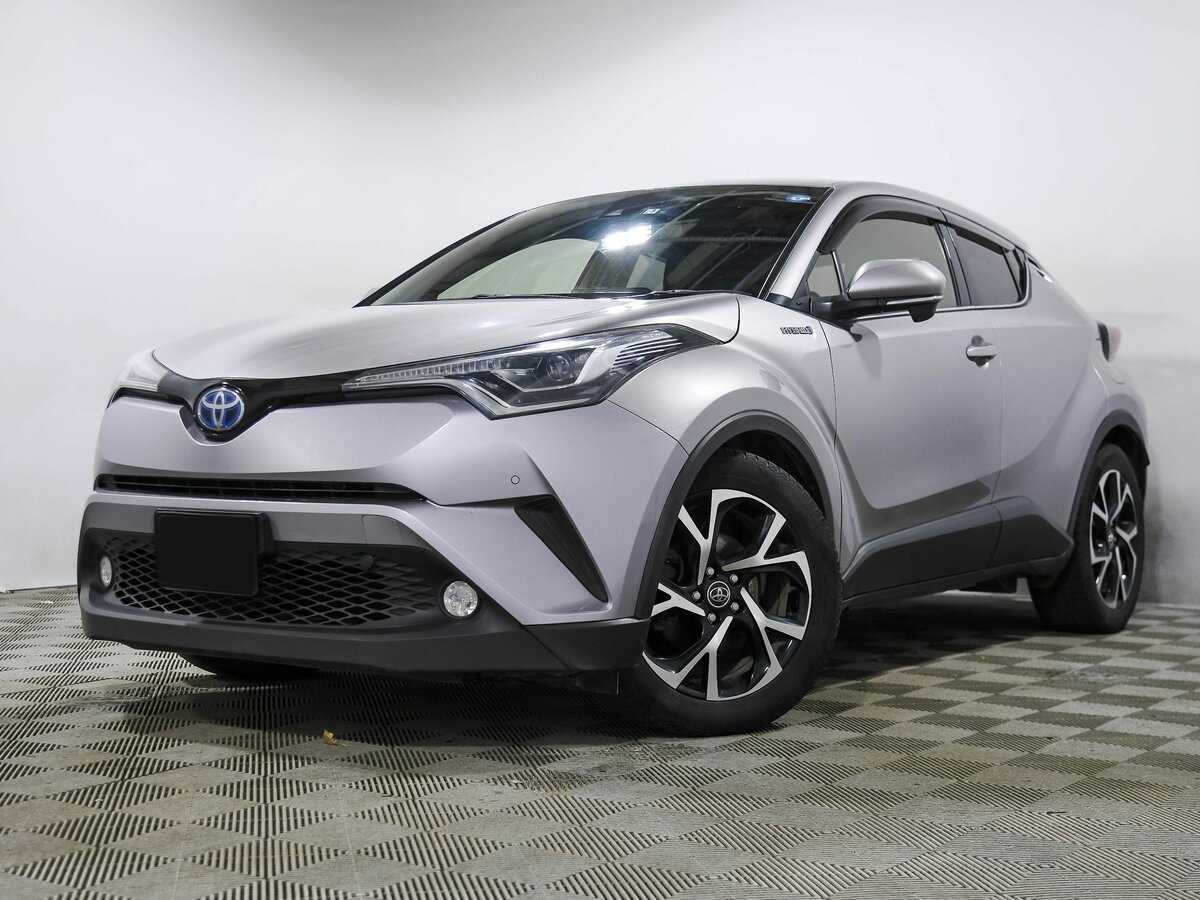 Toyota C-HR 2017 года с пробегом. Посмотреть фото