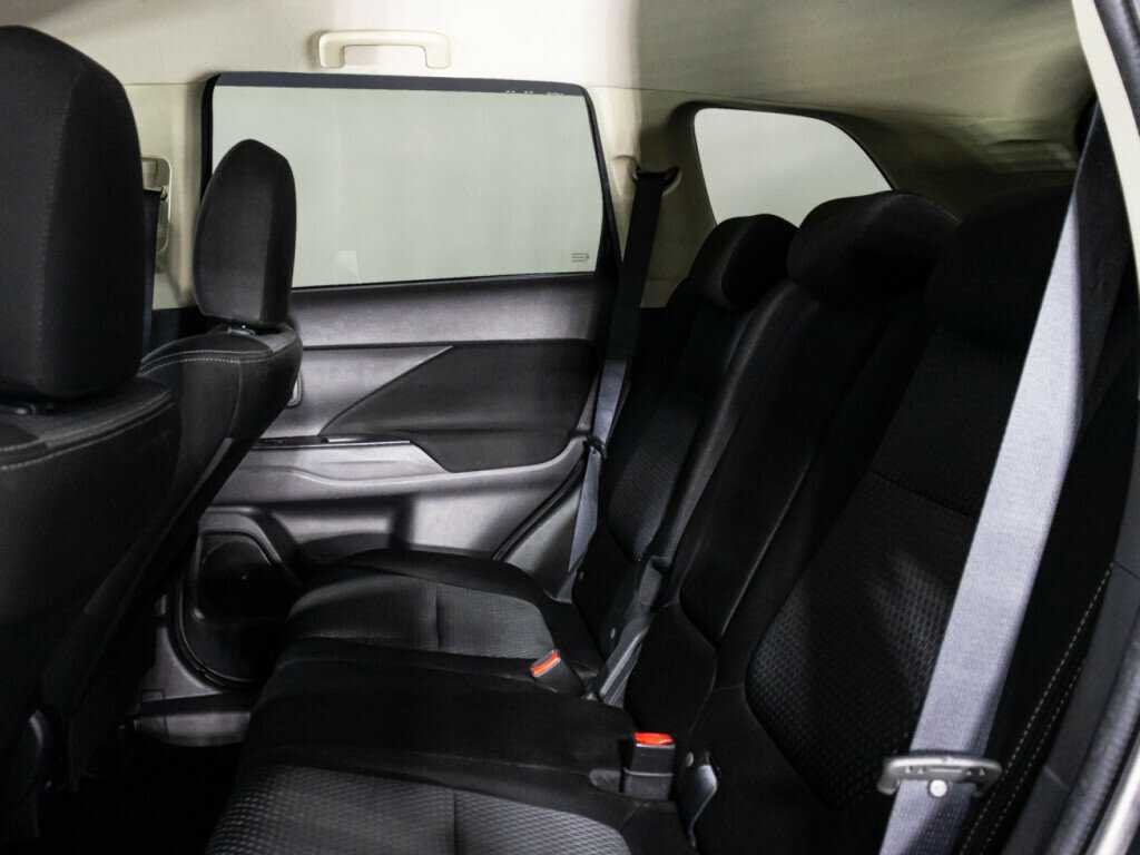 Mitsubishi Outlander 2017 года с пробегом. Фото: #9